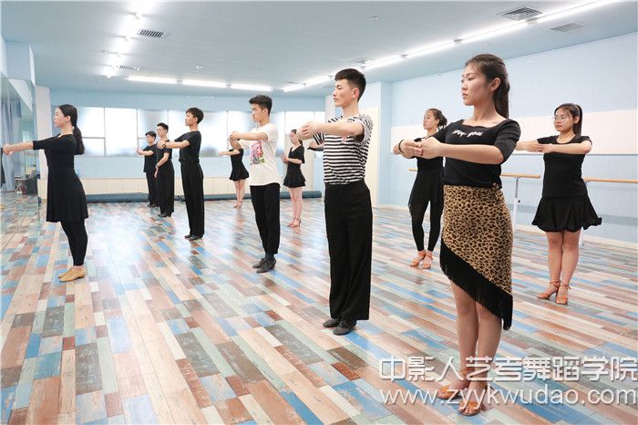 國(guó)標(biāo)舞班上課場(chǎng)景4.jpg