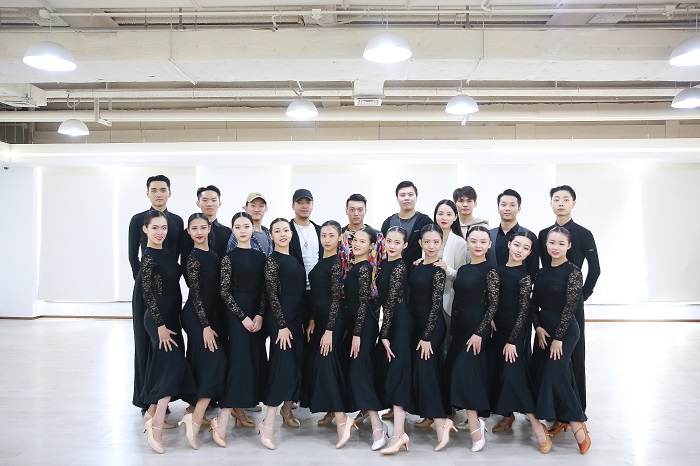 中影人國標舞班匯報：浪漫芭蕾邂逅火熱拉丁，自由現代比肩動感摩登！