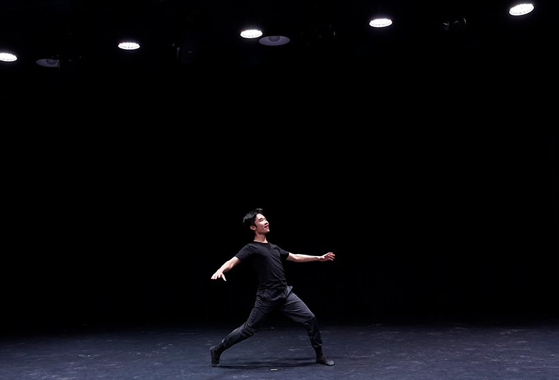 藝考舞蹈集訓(xùn)結(jié)課匯報(bào)倒立展示